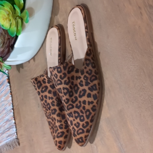 Leopard print slip-ons - Picture 2 of 3